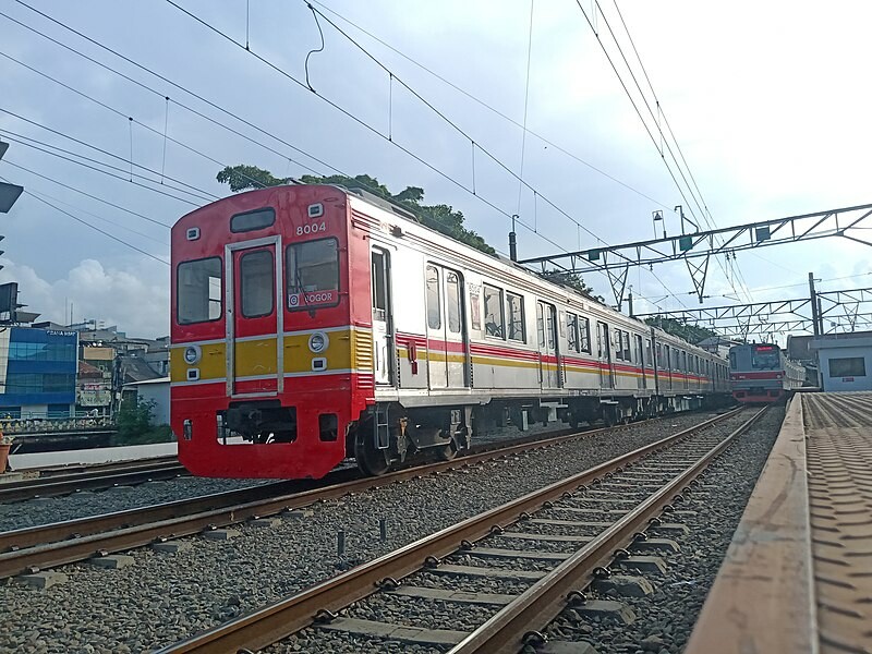 Komisi B DPRD DKI Jakarta mengungkapkan PT MRT Jakarta berencana mengakuisisi saham PT Kereta Commuter Indonesia (KCI) pada 2023.